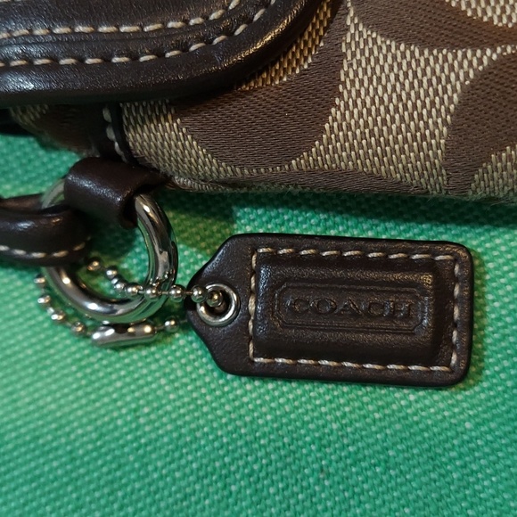 Coach Signature Turnlock Wristlet Pouch Wallet Clutch Brown. Like new condition - Picture 3 of 10